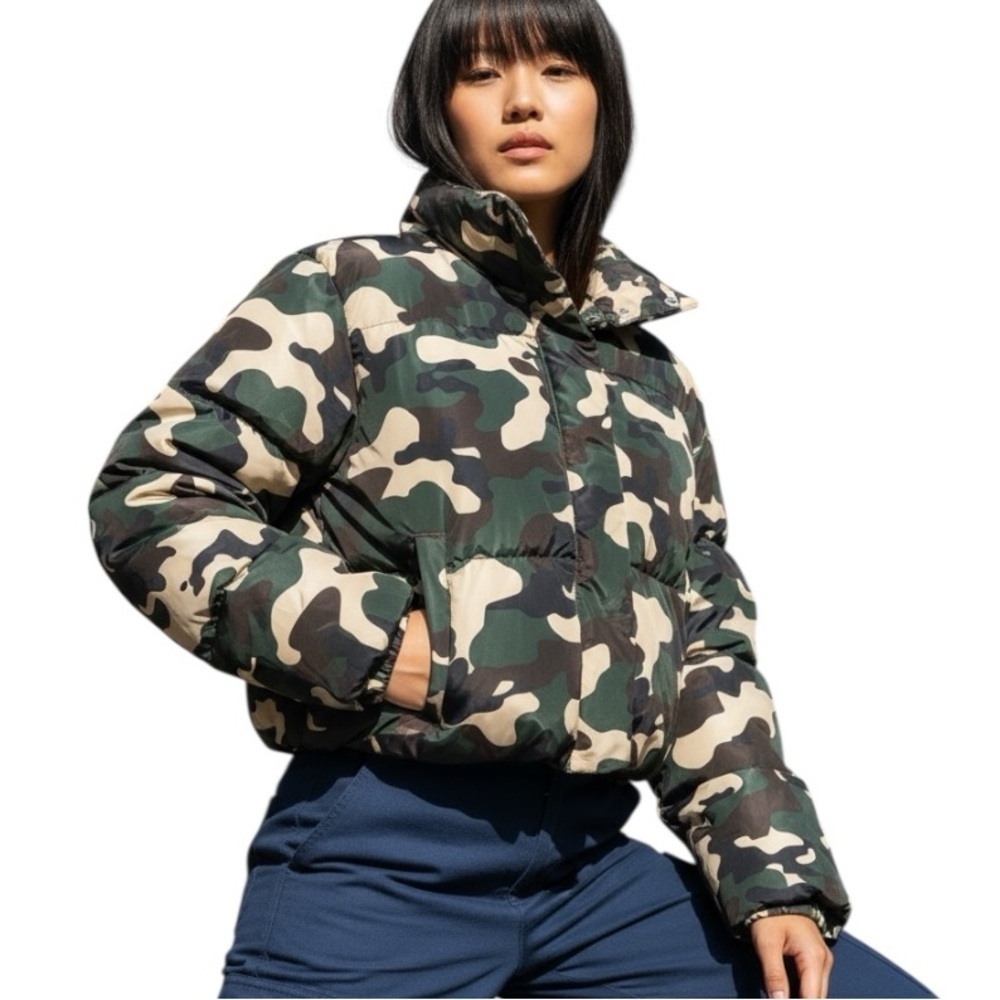 Rue21 Large Camo Print Puffer Jacket Cropped Winter Streetwear
